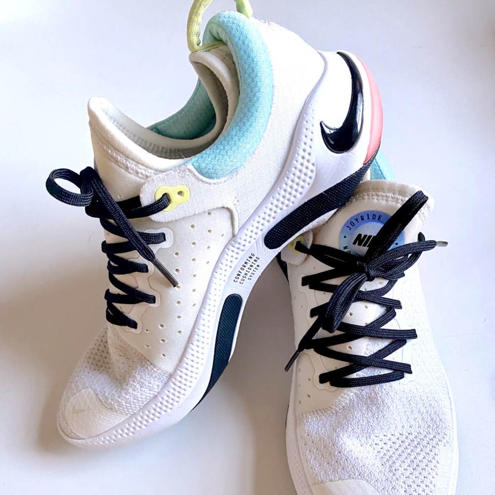 NIKE JOYRIDE FLYNIT RUNNING SHOES